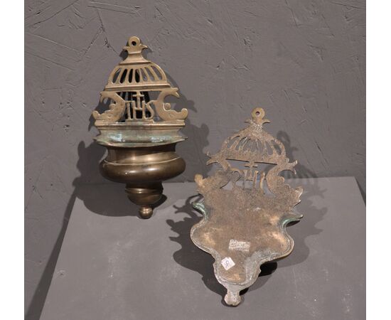 Pair of holy water stoups in bronze, Tuscany, 17th century