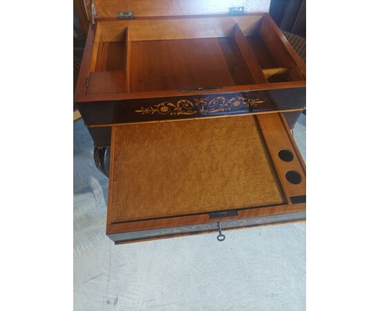 Coffee table, work holder in inlaid rosewood     