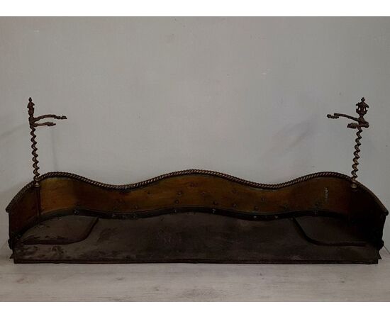 FIREPLACE HOLDER IN GOLDEN BRASS EARLY EMPIRE 1820 CIRCA