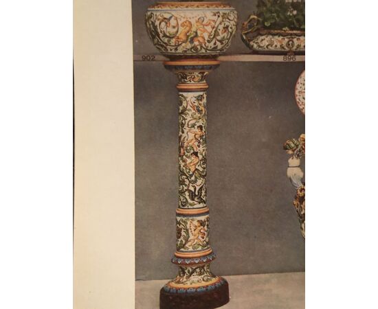 Vaso in maiolica decorato a raffaellesche,Manifattura Molaroni Pesaro,pittore Eliseo Bertozzini.