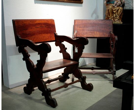 Pair of kneeler-armchairs, Tuscany, 17th century
