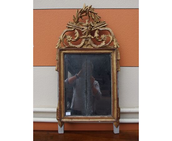 Specchiera dorata in legno luigi XVI Francia  cm L 47xH95