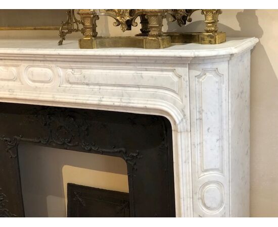 fireplace in white carrara marble with reducer     