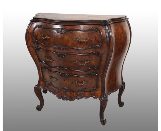 Antique Louis XV Veneto chest of drawers in walnut briar from the early twentieth century.     