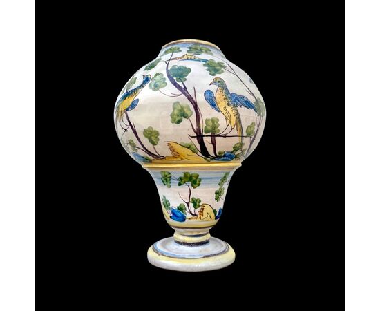 Globular vase in majolica with tapered mouth and round base.Savona &#39;birds and parsley&#39; decoration.     