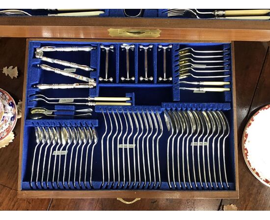Cutlery service. Plated silver. Sheffield. UNKNOWN PRODUCER - Circa 1900