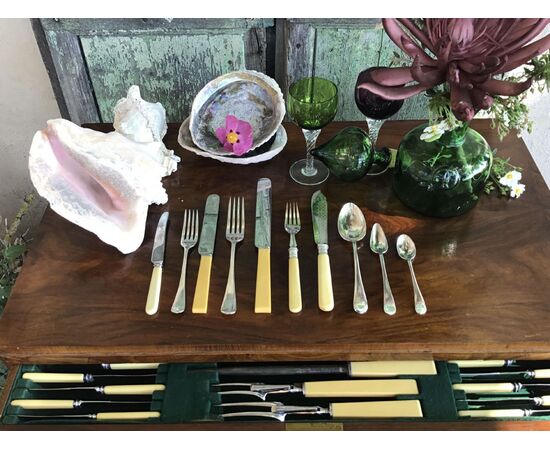 Antique Cutlery service in Sheffield. Plated silver. LEE & WIGFULL Circa 1930