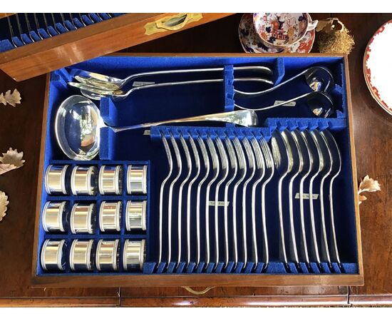 Cutlery service. Plated silver. Sheffield. UNKNOWN PRODUCER - Circa 1900