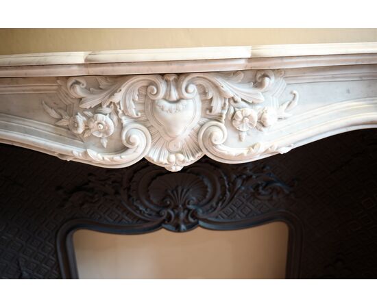 detail of the Napoleon III fireplace with reducer     
