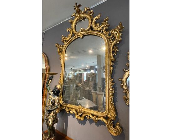 Large 18th century Piedmontese mirror carved and gilded