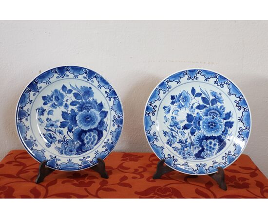 Pair of blue ceramic plates Delft 1980 brand     