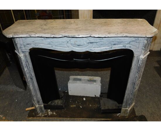 chm505 Pompadour fireplace in flowered gray marble, meas. cm l 119 xh 99     