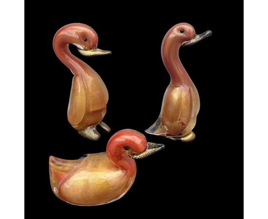 Family of three ducks in heavy sommerso glass with gold leaf.Barbini manufacture, Murano.     