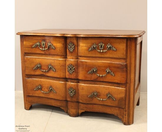 Antique Louis XV chest of drawers in walnut - period 700     