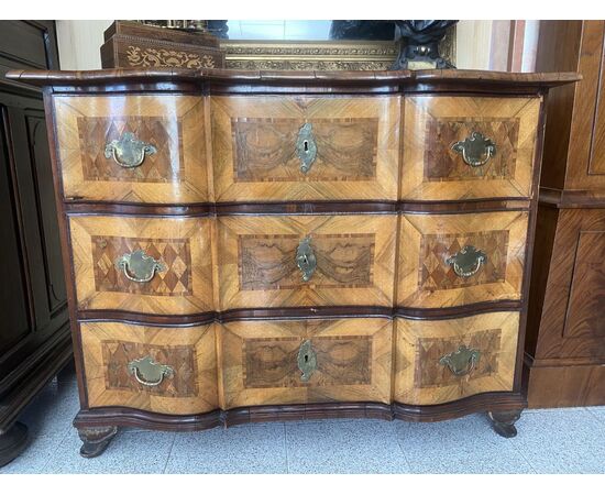 Chest of drawers     