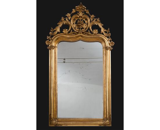 Antique Louis Philippe French mirror in gilded and carved wood. Period 19th century.     