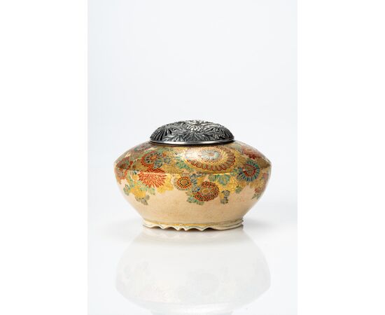 Koro in Satsuma ceramic     