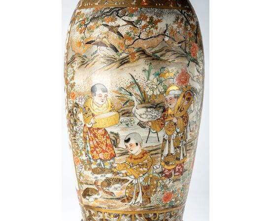Elegante coppia di vasi in ceramica