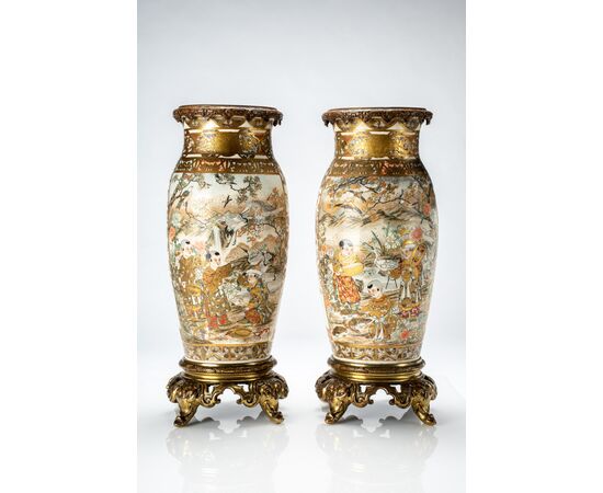Elegant pair of ceramic vases     