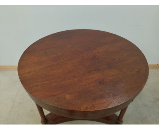Empire round table with full column in walnut - grissinated leg - early 19th century     