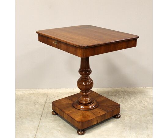 Antique Charles X coffee table in walnut - Italy, 19th century     