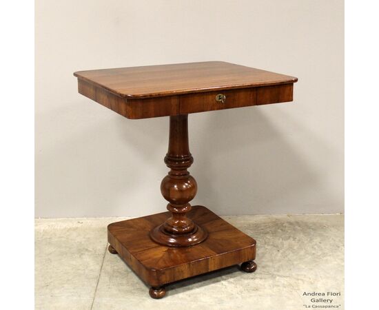 Antique Charles X coffee table in walnut - Italy, 19th century     