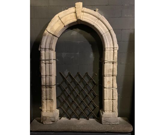 dars495 - stone portal / window, &#39;600, cm l 135 xh 193 xp 25     