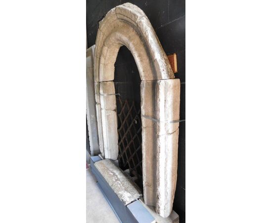 dars494 - stone portal / window, max size cm l 130 xh 184     