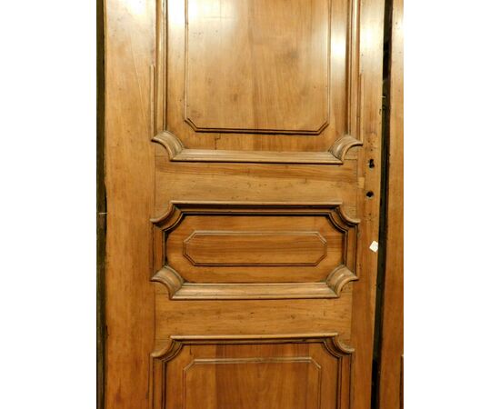 pts255 n. 2 double doors in walnut, 18th century, meas. cm 126 xh 244     