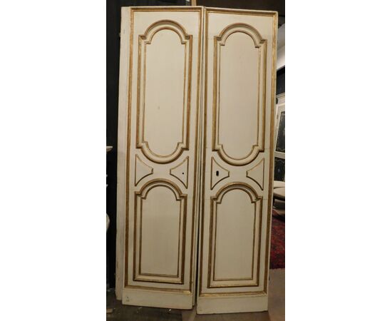 ptl585 - lacquered door, eighteenth century, cm l 120 xh 229 xp 6     