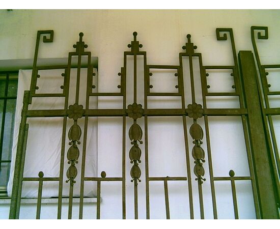 Beautiful gate 1930 cm.320x270