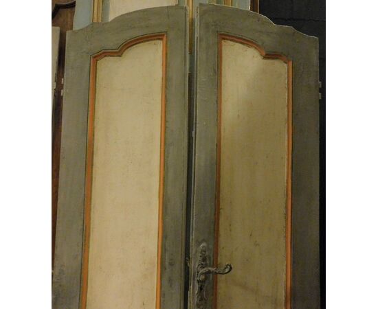 pts774 - n. 2 lacquered double-leaf doors, 18th century, cm l 90/95 xh 210     