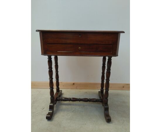Walnut work table with drawer and opening top - cabinet - late 19th century     