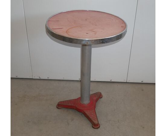 Round bistro table from the 50s / 60s. Modern antiques     