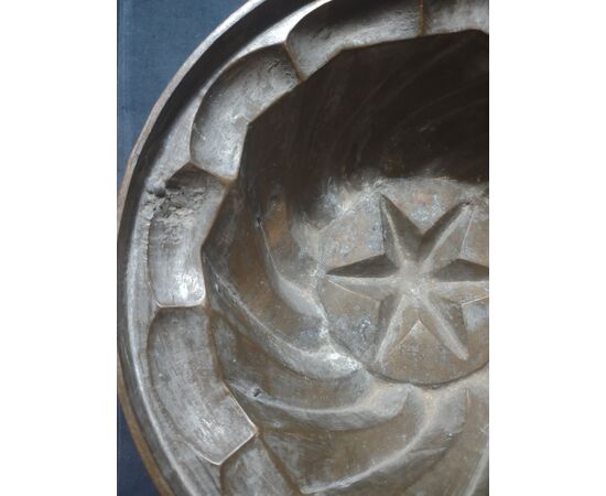 Rare 19th century bronze mold for food     
