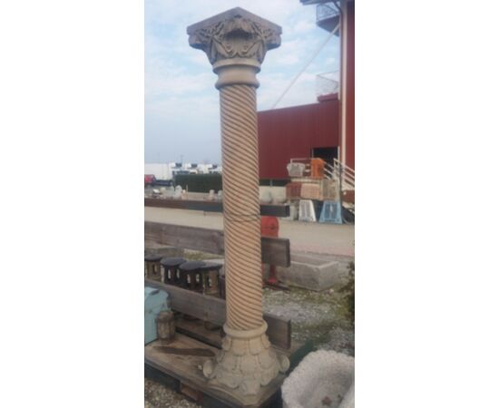 Columns in pietra serena     