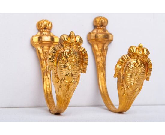 Coppia di antiche "embrasses"  per tende in bronzo dorato - O/4740-5