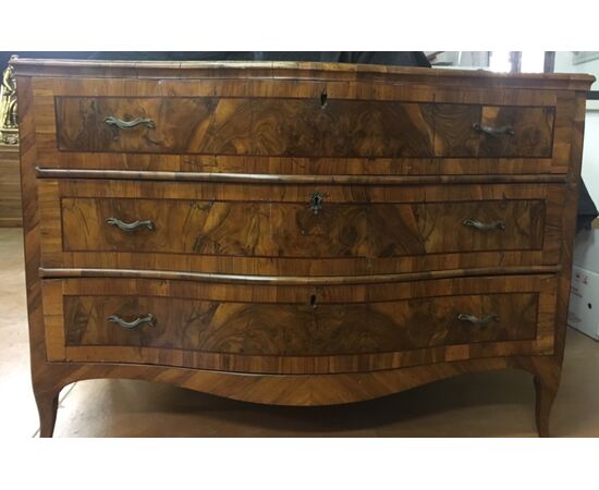 Venetian dresser     