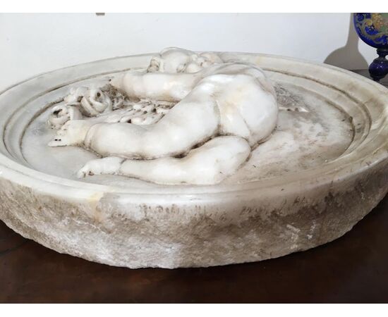 Bassorilievi in marmo di Carrara