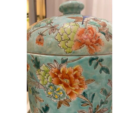 Coppia di vasi cinesi in porcellana 