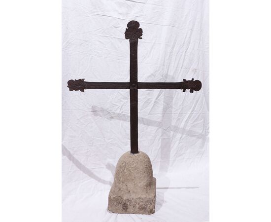 Wrought iron cross, Tuscany, 16th century     