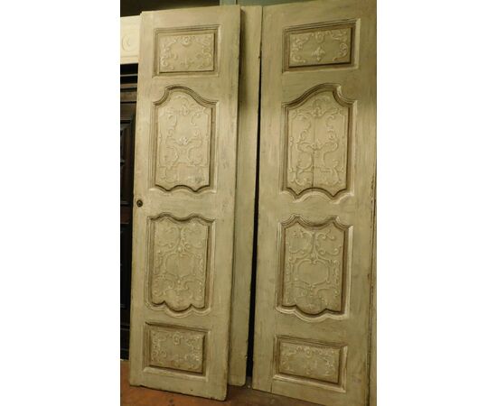 pts781 - pair of double-leaf doors, central Italy, 18th century     