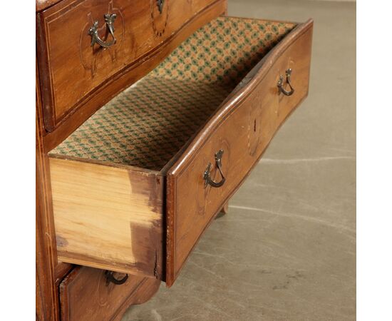 Piedmontese chest of drawers     