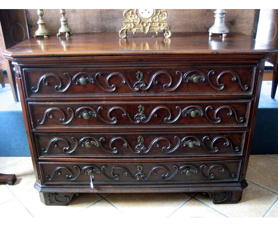 Lombard baroque chest of drawers     