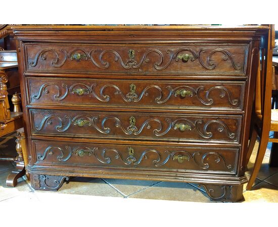 Lombard baroque chest of drawers     