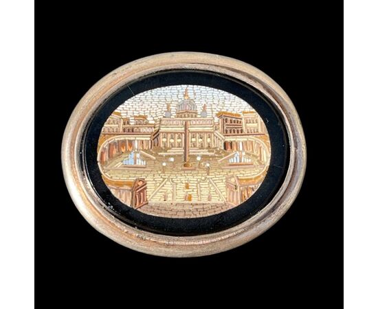Spilla ovale in argento dorato con micromosaico raffigurante Piazza San Pietro.Roma