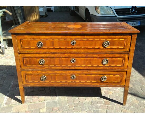 Lombard Louis XVI chest of drawers     