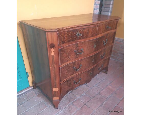 Louis XV chest of drawers moved and inlaid in walnut     