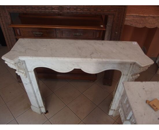 FIREPLACE IN WHITE MARBLE AGE 800 cm 127xP37xH96     