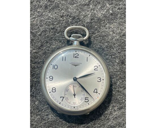 Orologio-cronografo da tasca in metallo.Longines,Svizzera.